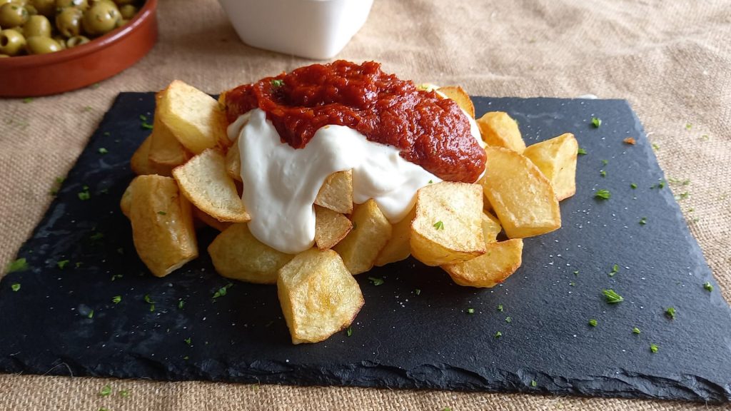 patatas bravas-tapas