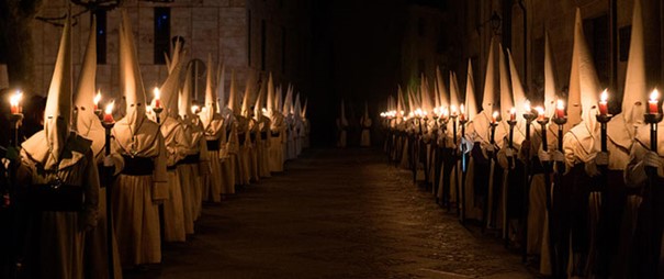 procession nocturne